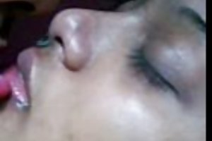 Desi bangladesh enamorados besándose después del sexo porno sexo salvaje