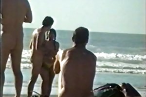 Mr big dick en la playa sexo porno de pechos grandes