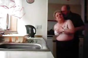 La abuela y el abuelo follando en la cocina fotos de sexo de 18