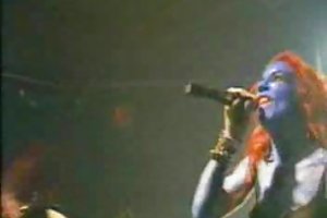 Rockbitch - fisting durante il concerto posturas para el sexo en trío de la foto