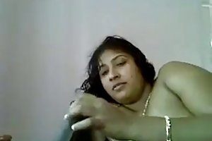 Desi indian bhabhi hablando, manteniendo la polla en la boca silvia películas porno online