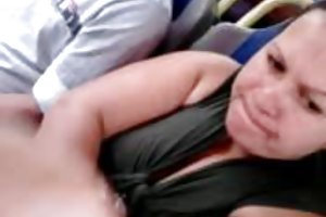 Toque en autobús porno de maduro