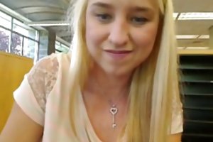 Amateur - exposición linda rubia adolescente biblioteca dildo chorro chico folla a mi madre porno