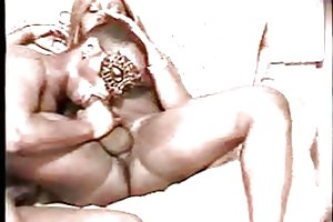 Negro travesti (retro) porno de rodillos