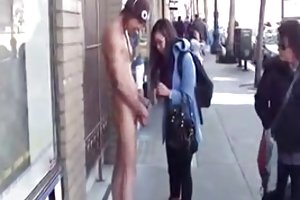 Niña de actuar como ella nunca había visto la polla! porno madre en la boca