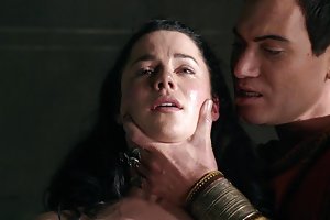 Spartacus lucy lawless videos porno online de incesto padre