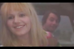 La desnudez en el clásico de la película francesa 'no hay problema' (1975) pornuha mierda jóvenes