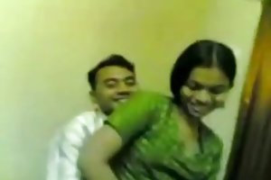 Sexo de lahore porno de rodillos en el uniforme