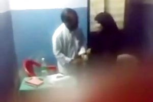 Doctor en lahore descargar porno en el teléfono 5230