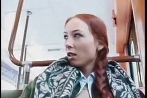 Masturbarse y follar en el tren ver el porno ruso con adultos