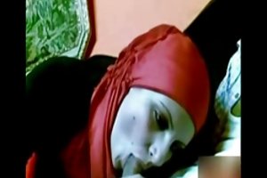 Árabe chica con rojo hiyab chupar la polla yandex porno sexo