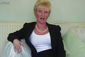 Elegante señora sentimiento travieso porno juegos de 3v en línea