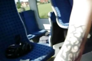 El sexo público corrida mamada en un tren loco es muy duro sexo porno