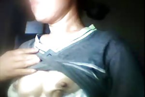 Niña china parpadea tetas cuando el marido está lejos porno con durmientes ver online