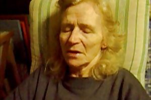 La vieja abuela de 75 años masturbarse yandex imágenes de sexo
