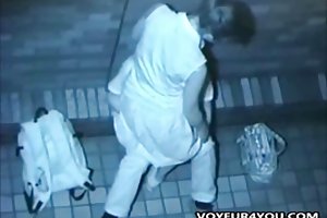 Sexo al aire libre parejas follando tarde en la noche ver porno mujer cambia