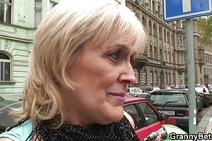 60 años de edad prostituta monta su polla joven capa porno descargar