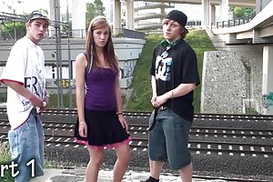 Joven niña bonita de la calle gangbang parte 1 porno películas de sexo duro