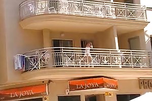 Cámara oculta chica sin bragas en el balcón descargar videos de porno juegos
