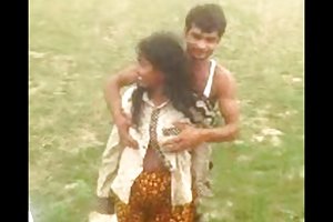 Desi indian big boob tía capturado al aire libre de la parte 4 porno películas de las señoras maduras