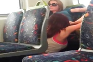 Chico grava dos chicas chupandose la concha en el tren el porno ruso online real madrid