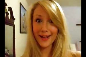 Linda rubia con enormes tetas porno maduras como