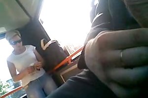 Chico se masturba en público (1) ver películas porno de los horrores de la