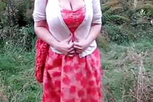 Grandes tetas y el culo en el campo de maíz ver video porno han criado rusa